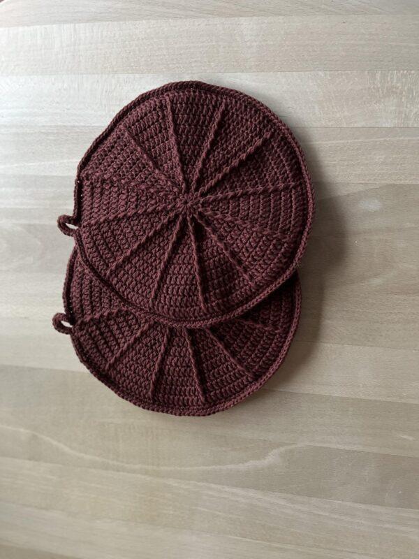 Crochet potholders with leather strap - Image 5