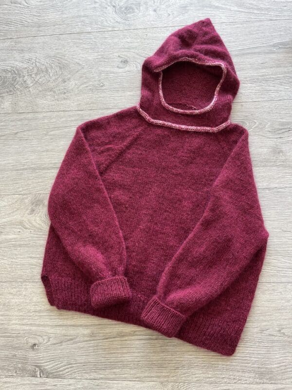 Strikket hoodie i damestørrelse