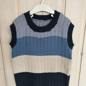 Strikket vest - Viggos vest til børn