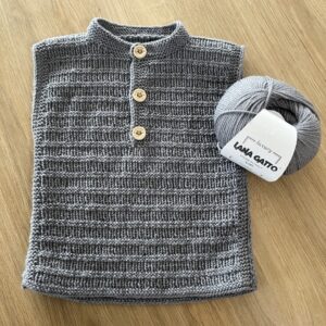Strikket babyvest