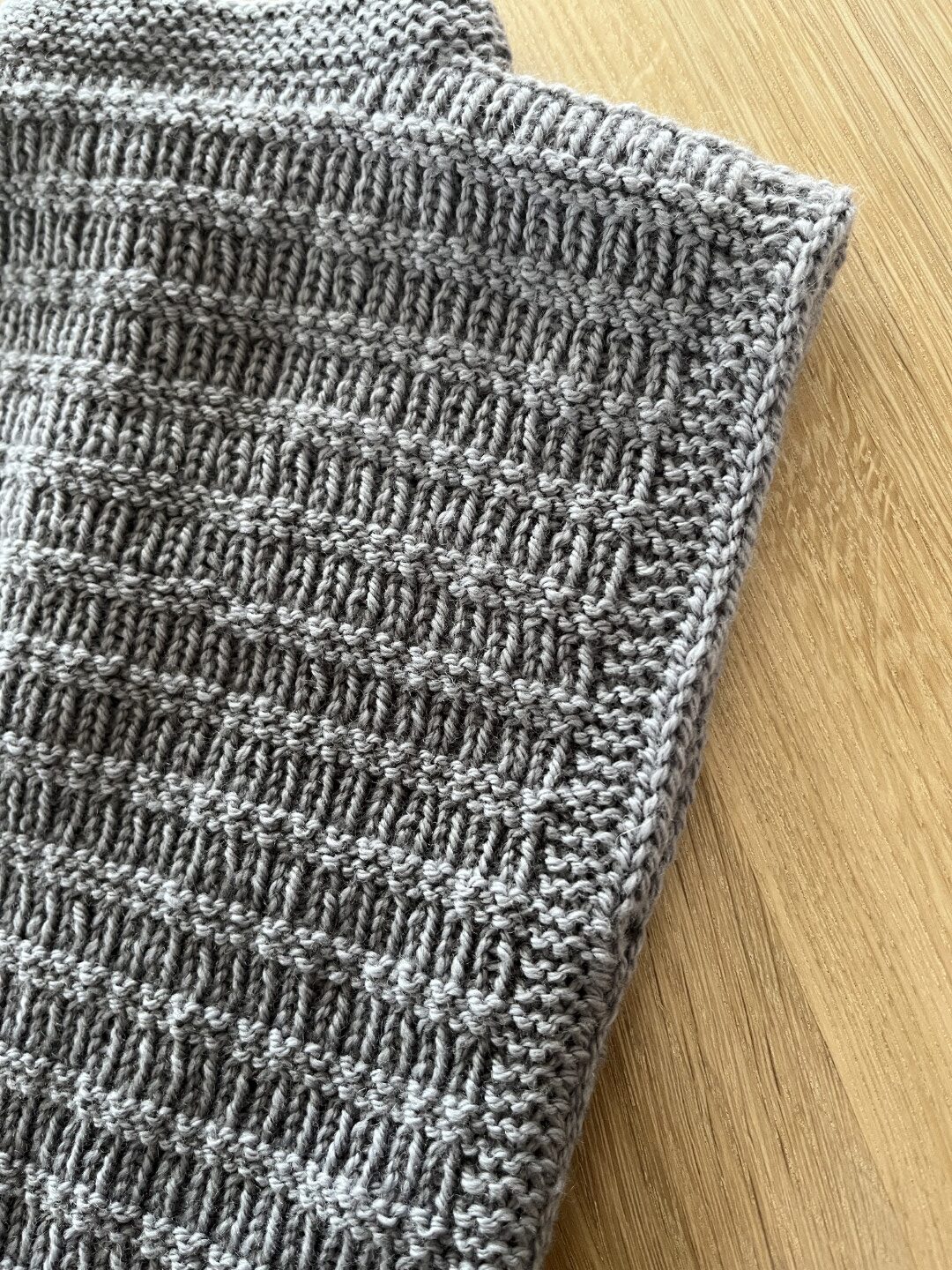 Knitted baby vest - Image 9
