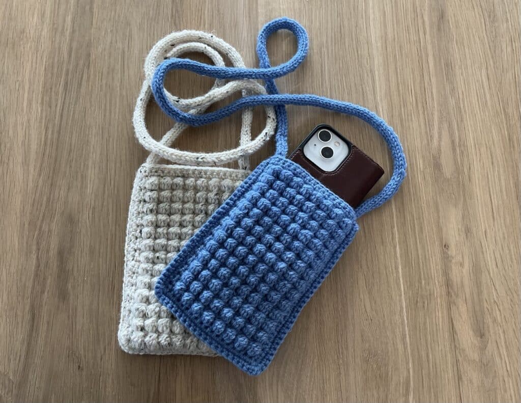 Hæklet mobiltaske boblemønster. Crochet mobile phone bag