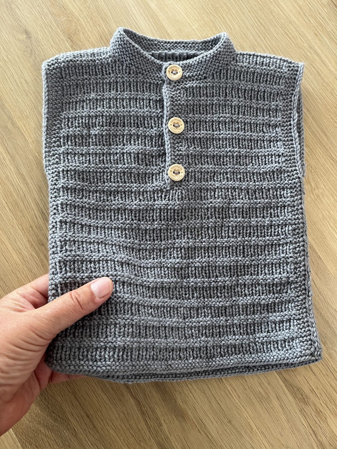 Knitted baby vest - Image 5