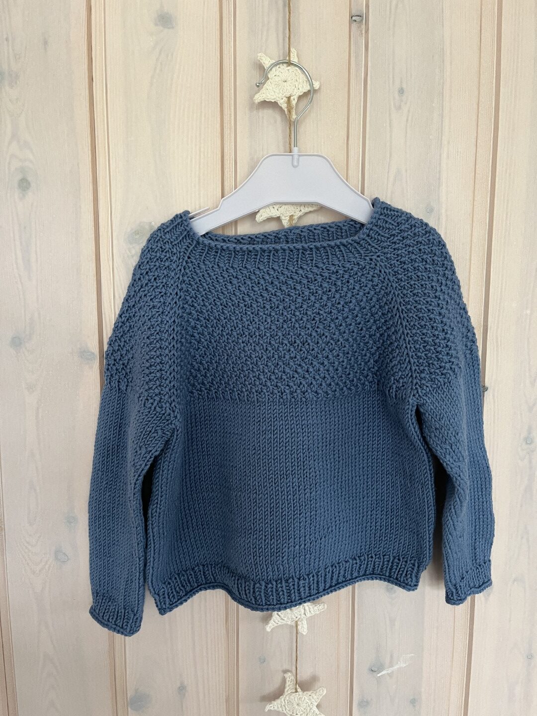 Kalles sweater til baby og barn. Strikkeopskrift